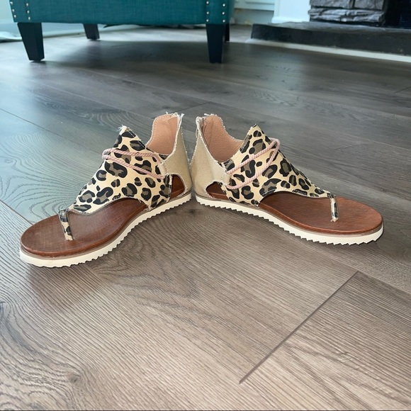 Leopard Print Rope-Accent Gladiator Sandal - Picture 3 of 7